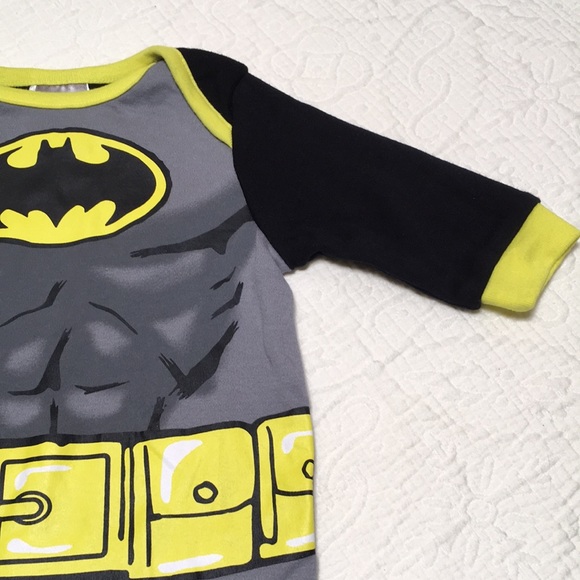 0-3m (4/$20) Batman Footie by DC Comics - Picture 5 of 14